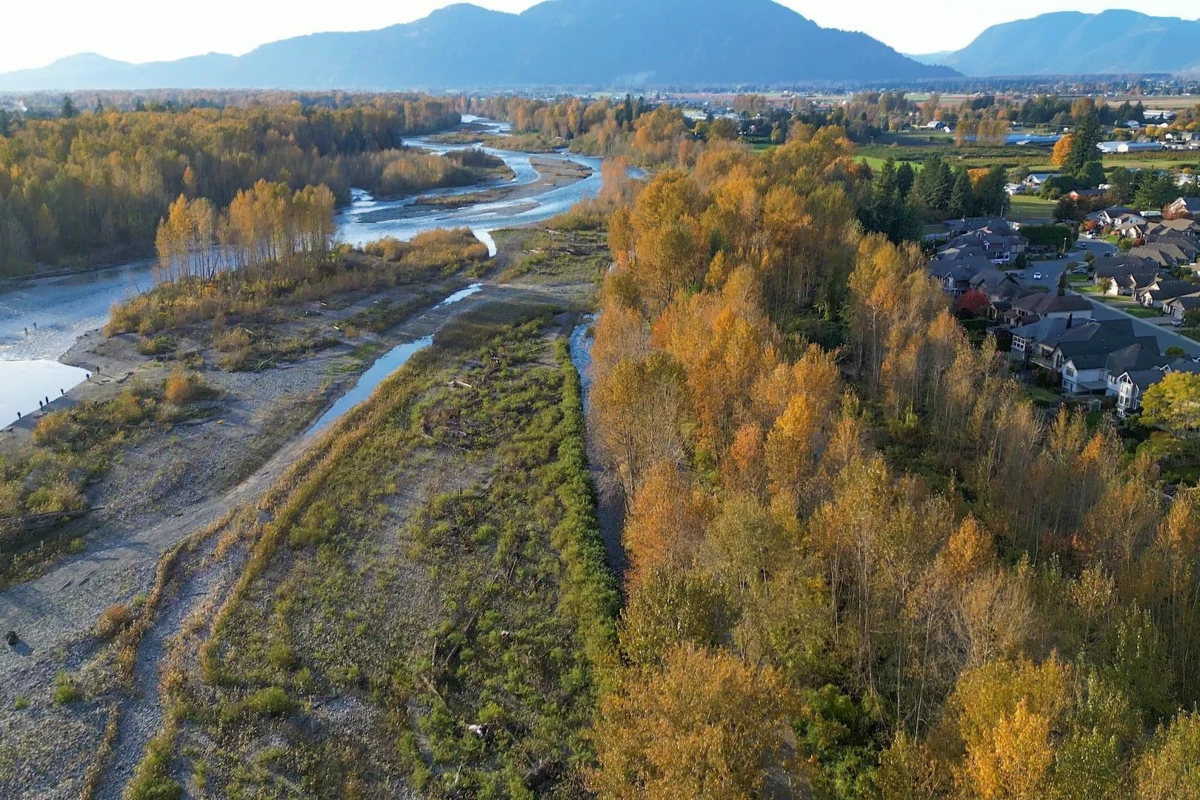 Walk-In Closet Photo of 44510 Mclaren Drive, Chilliwack, BC