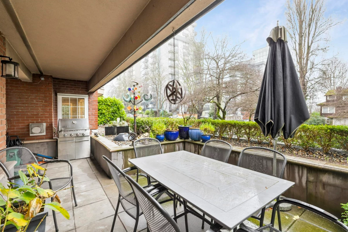 Family Room Photo of 103 828 Gilford Street, Vancouver, BC