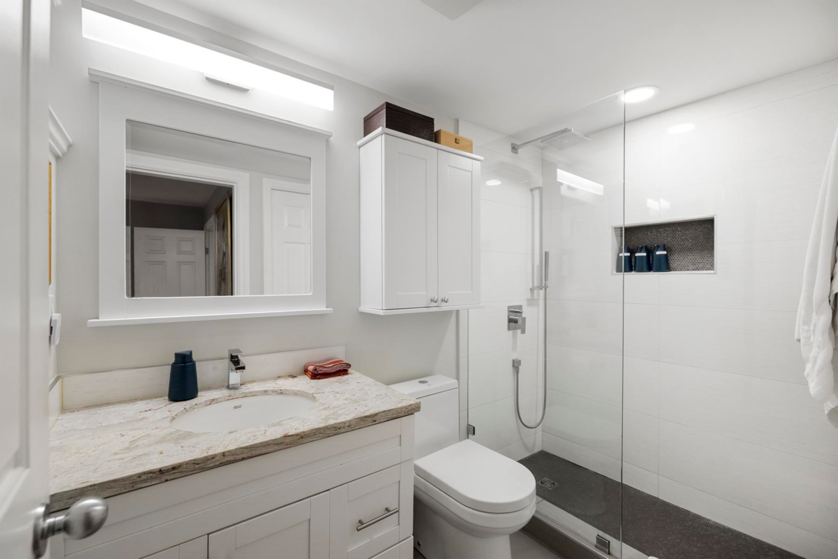 Front Yard Photo of 103 828 Gilford Street, Vancouver, BC