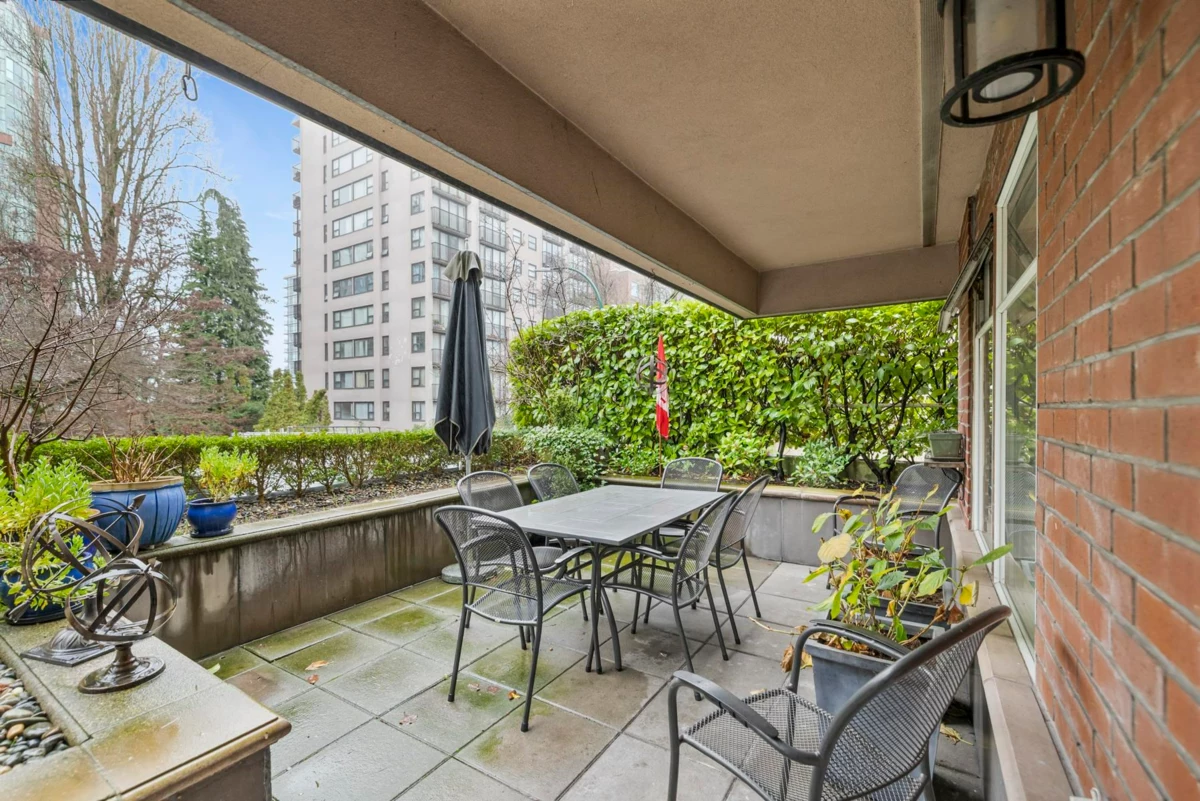 Kitchen Photo of 103 828 Gilford Street, Vancouver, BC