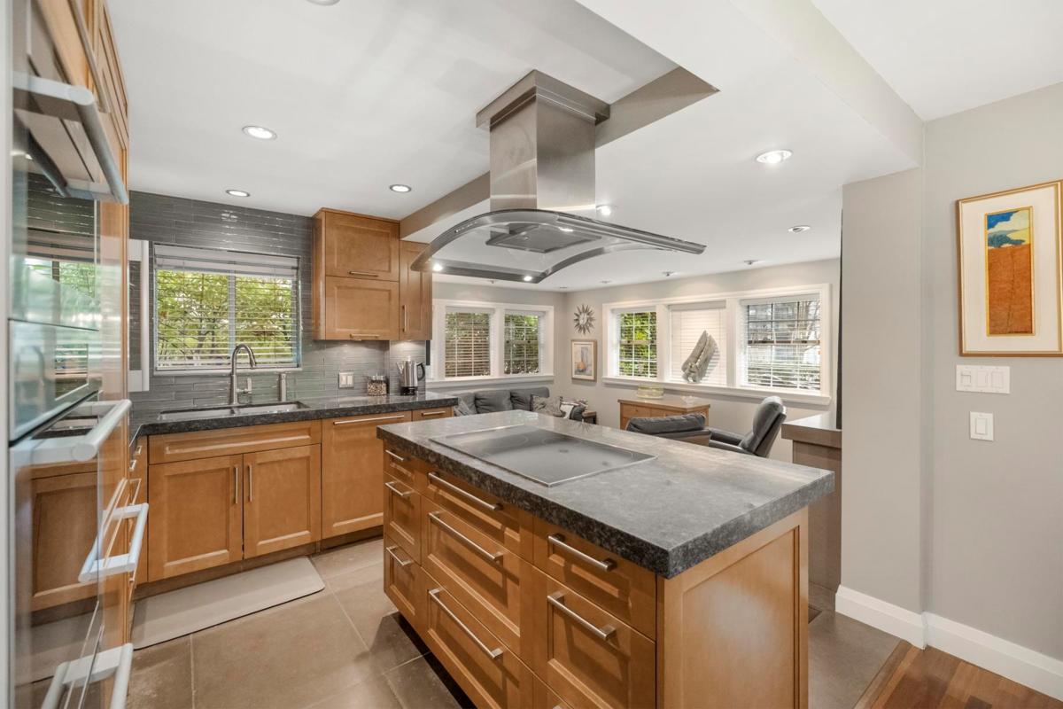 Office / Den Photo of 103 828 Gilford Street, Vancouver, BC