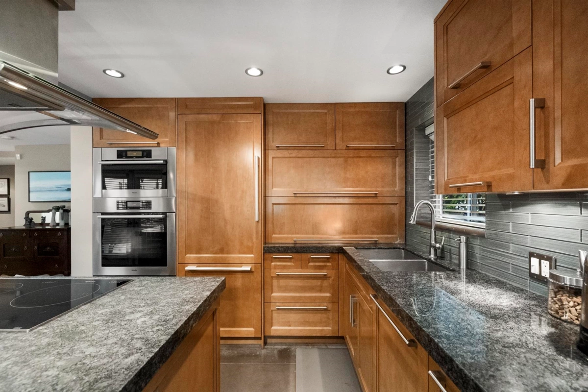 Powder Room Photo of 103 828 Gilford Street, Vancouver, BC