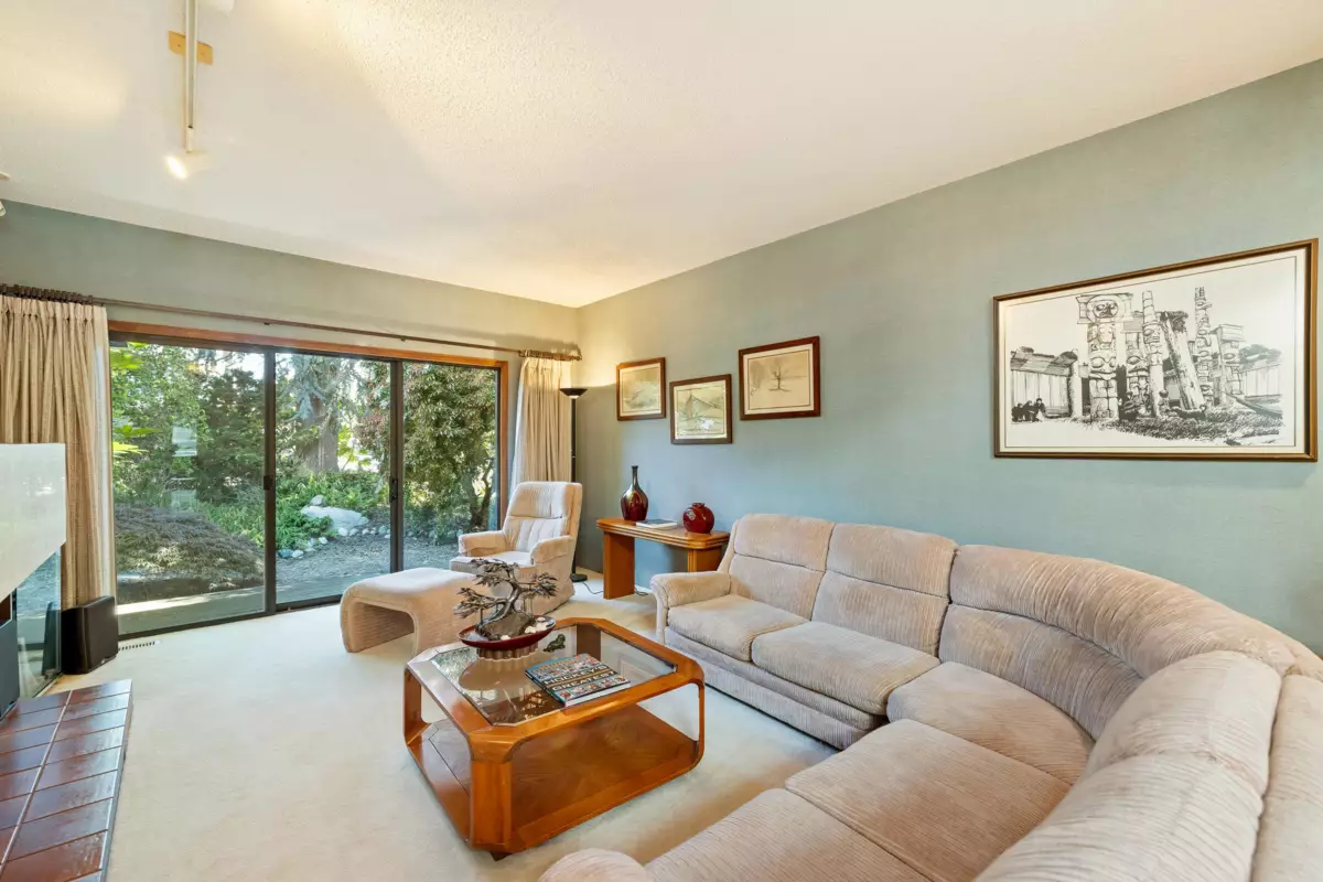 Breakfast Nook Photo of 5757 Goldenrod Crescent, Delta, BC