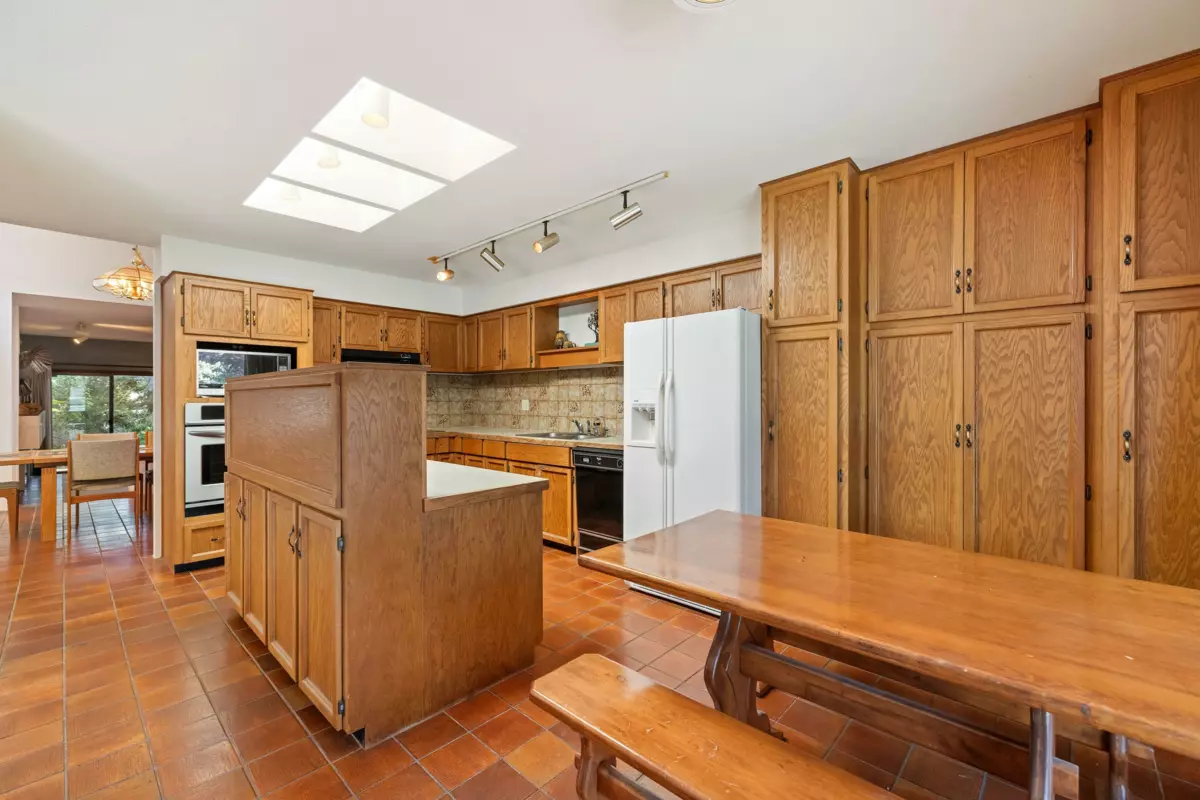 Powder Room Photo of 5757 Goldenrod Crescent, Delta, BC