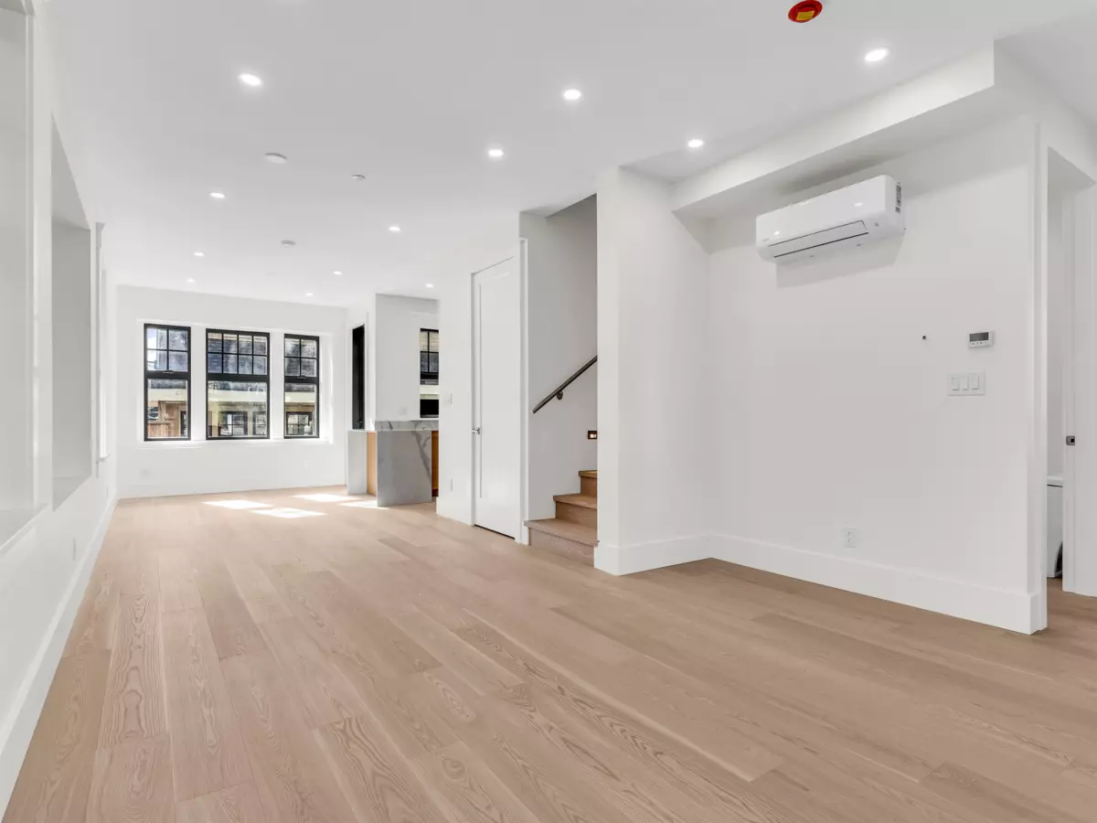 Family Room Photo of 2566 W 2nd Avenue, Vancouver, BC