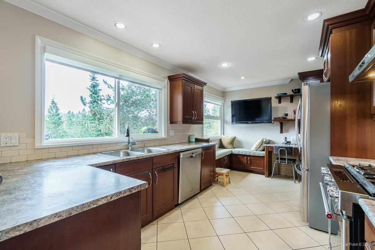 Breakfast Nook Photo of 248 Harvard Drive, Port Moody, BC
