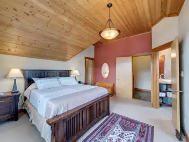 Guest Bathroom Photo of 6373 N Gale Avenue, Sechelt, BC