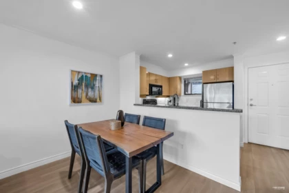 207 305 Lonsdale Avenue, North Vancouver, BC, North Vancouver — Apartment/Condo for sale
