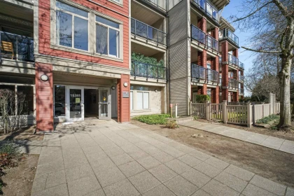 417 15385 101a Avenue, Surrey, BC, Surrey — Apartment/Condo for sale