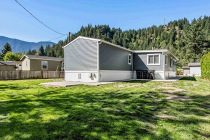 Outdoor Patio Photo of 30 65367 Kawkawa Lake Road, Hope, BC