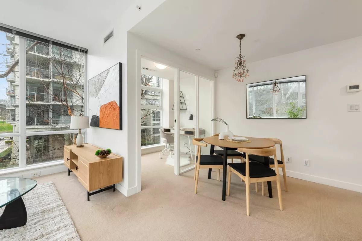 Dining Area Photo of 605 633 Kinghorne Mews, Vancouver, BC
