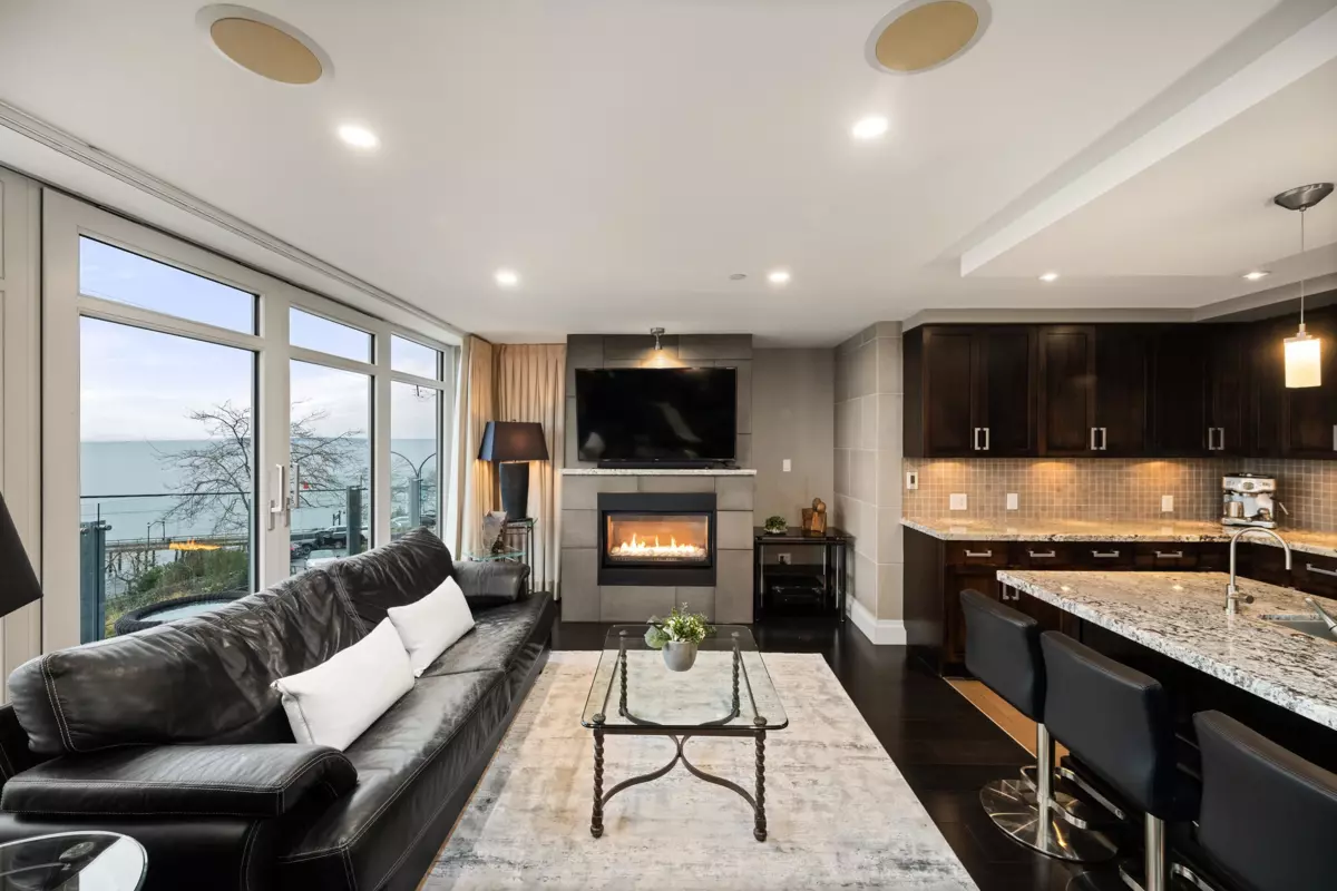Family Room Photo of 201 15097 Marine Drive, White Rock, BC