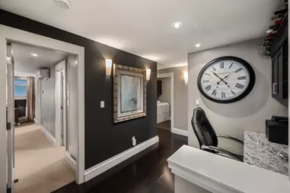 Entry Foyer Photo of 201 15097 Marine Drive, White Rock, BC