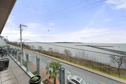 Garden / Landscaping Photo of 201 15097 Marine Drive, White Rock, BC