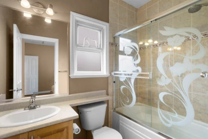 Guest Bathroom Photo of 9309 134 Street, Surrey, BC