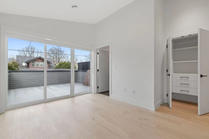 Basement Recreation Room Photo of 1 2539 Grant Street, Vancouver, BC