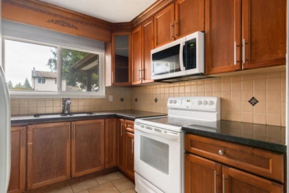 Kitchen Island Photo of 7754 119a Street, Delta, BC