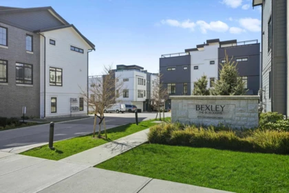 34 2075 Oak Meadows Drive, Surrey, BC, Surrey — Townhouse for sale