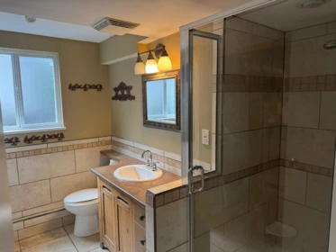 Primary Bathroom Photo of 3491 Broadway Street, Richmond, BC