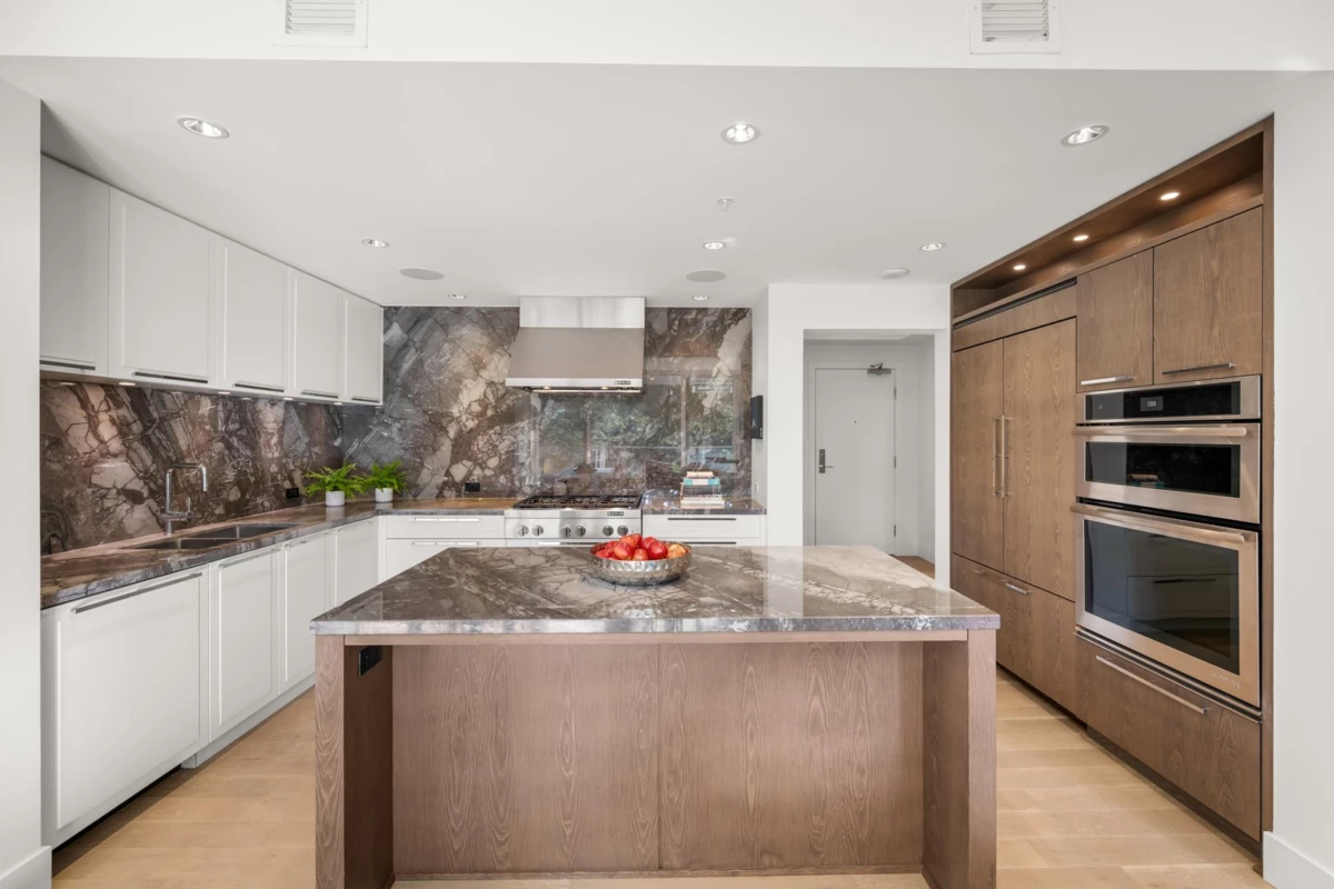 Family Room Photo of 407 1501 Vidal Street, White Rock, BC