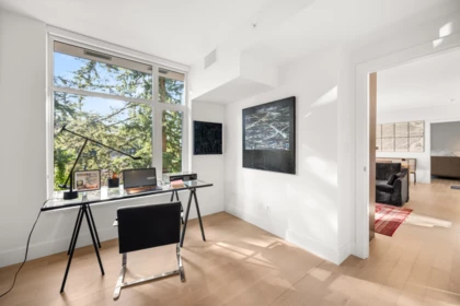 Garden / Landscaping Photo of 407 1501 Vidal Street, White Rock, BC