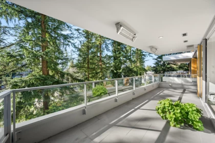 Swimming Pool Photo of 407 1501 Vidal Street, White Rock, BC