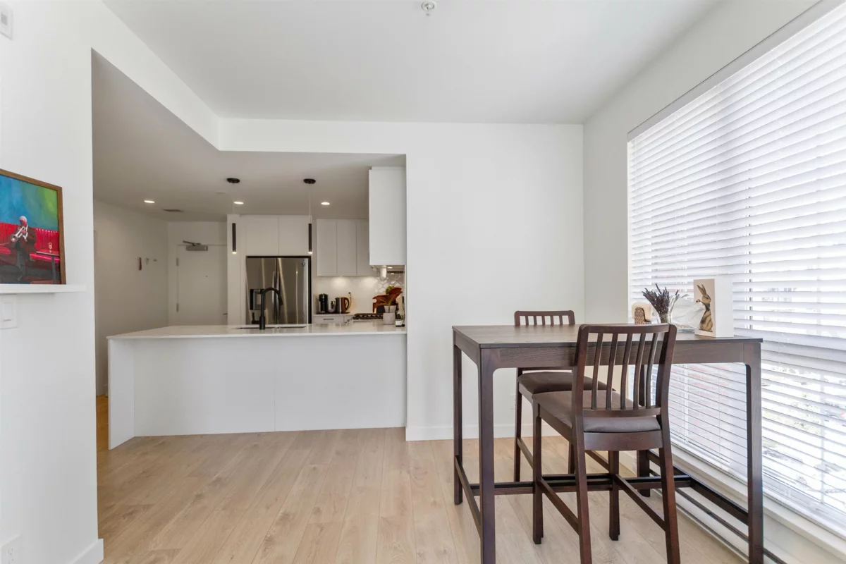 Living Room Photo of B308 20018 83a Avenue, Langley, BC