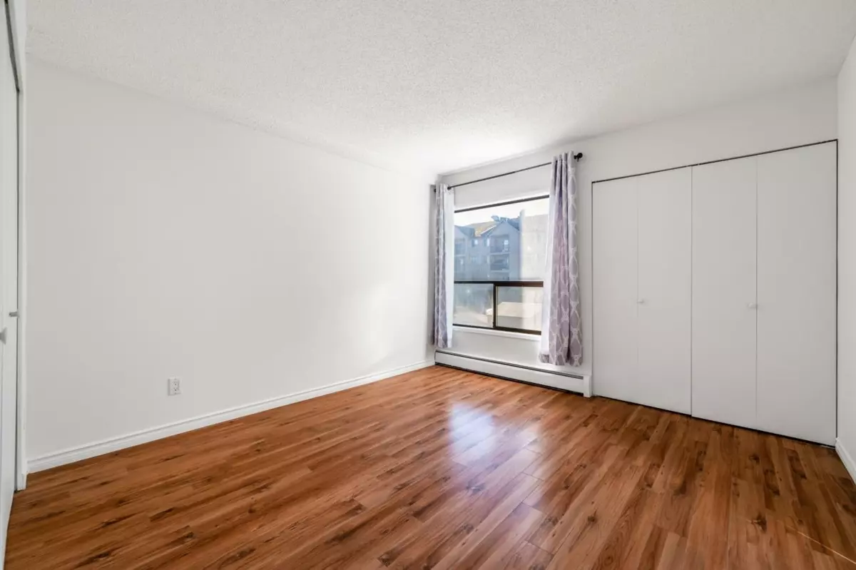 Dining Area Photo of 103 8600 Ackroyd Road, Richmond, BC