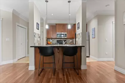 Kitchen Island Photo of 102B 45595 Tamihi Way, Chilliwack, BC