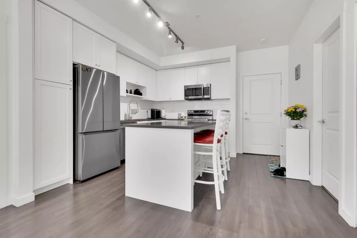 Dining Area Photo of 408 15815 85 Avenue, Surrey, BC