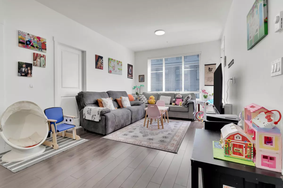 Living Room Photo of 408 15815 85 Avenue, Surrey, BC