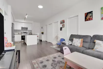 Kitchen Photo of 408 15815 85 Avenue, Surrey, BC
