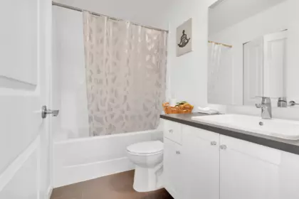 Primary Bathroom Photo of 408 15815 85 Avenue, Surrey, BC