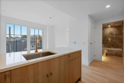 Primary Bathroom Photo of 307 2096 W 47th Avenue, Vancouver, BC