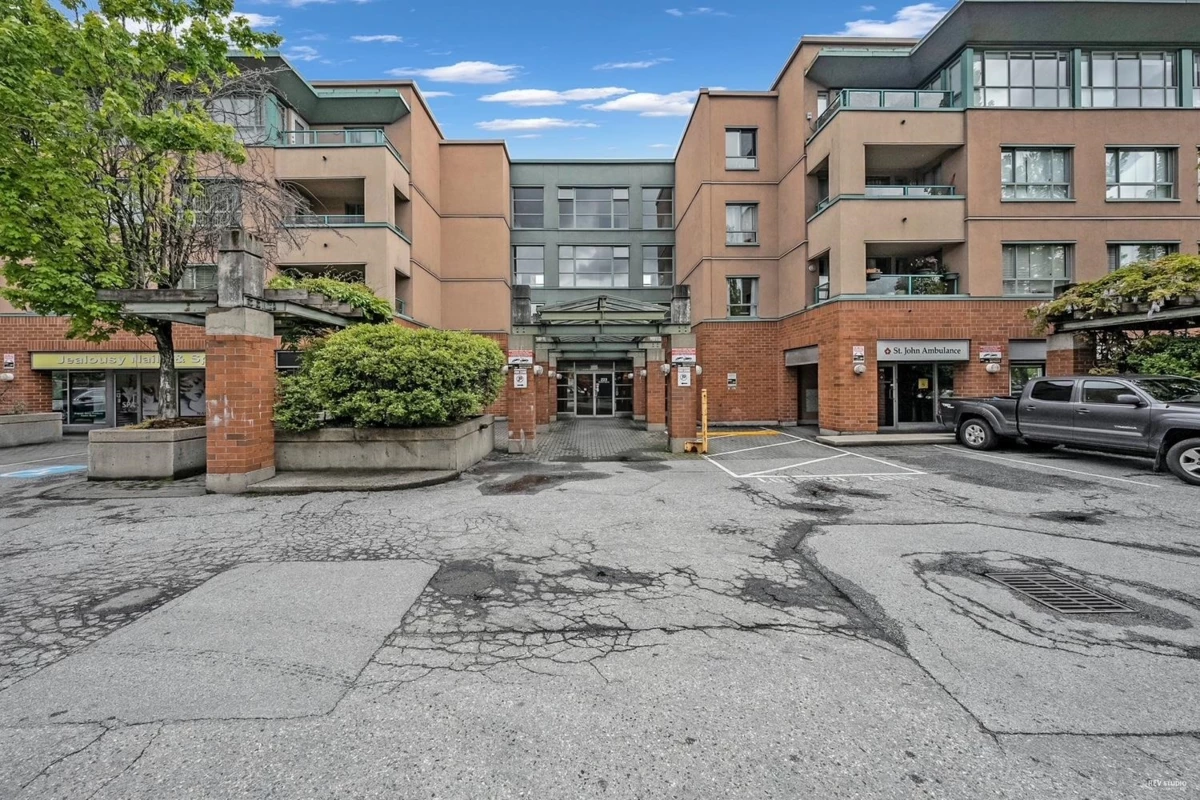 Family Room Photo of PH05 223 Mountain Highway, North Vancouver, BC