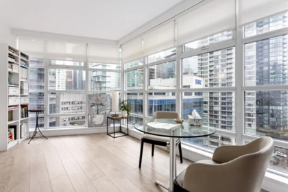 Entry Foyer Photo of 1604 1205 W Hastings Street, Vancouver, BC