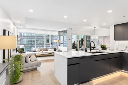 Kitchen Photo of 1604 1205 W Hastings Street, Vancouver, BC