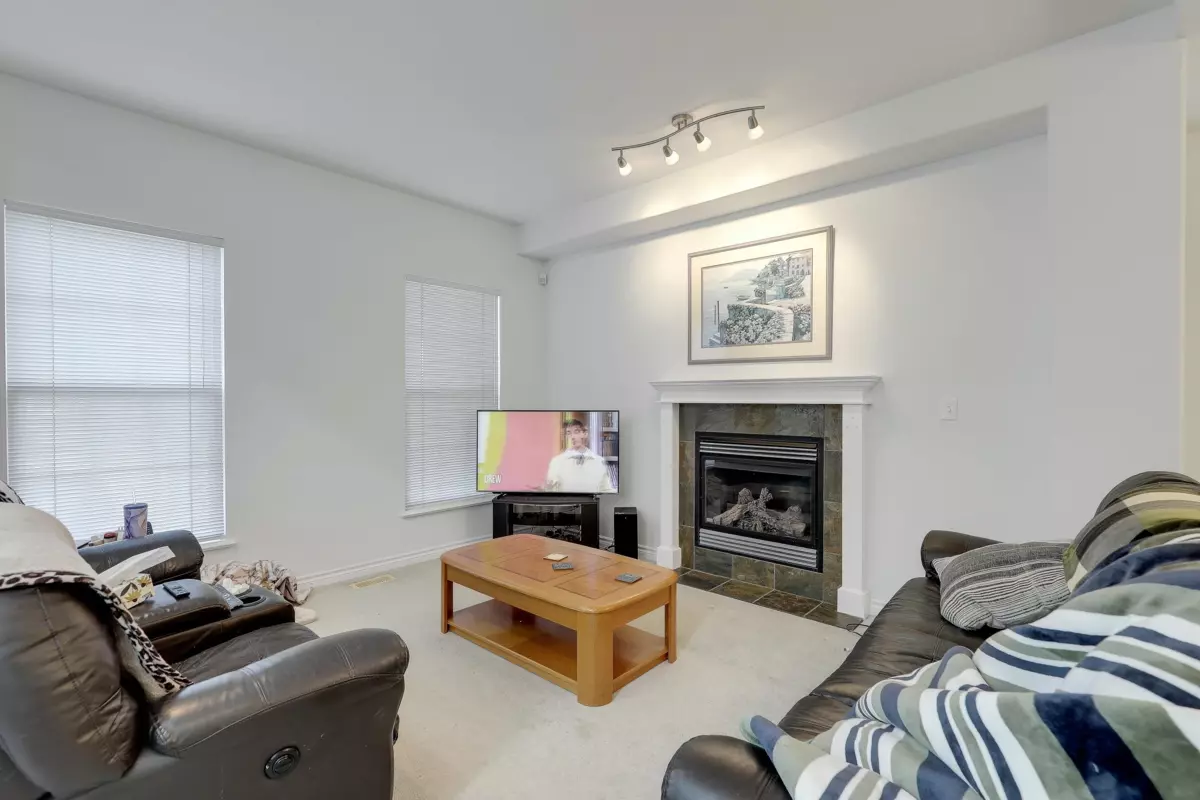 Living Room Photo of 19590 Shingle Bolt Crescent, Pitt Meadows, BC