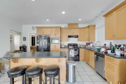 Kitchen Photo of 19590 Shingle Bolt Crescent, Pitt Meadows, BC