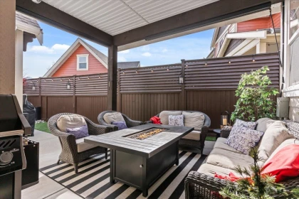 Front Yard Photo of 2 45154 Nicomen Crescent, Chilliwack, BC