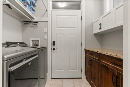 Guest Bathroom Photo of 2 45154 Nicomen Crescent, Chilliwack, BC