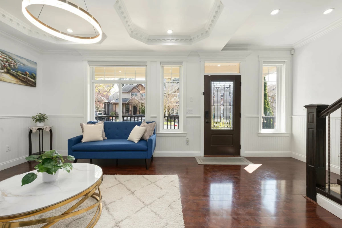 Living Room Photo of 5883 131a Street, Surrey, BC