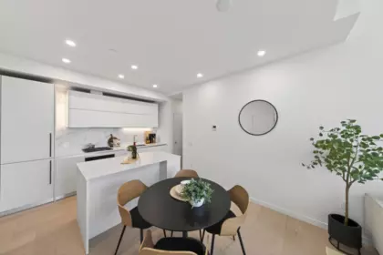 Mudroom Photo of 1008 8415 Granville Street, Vancouver, BC