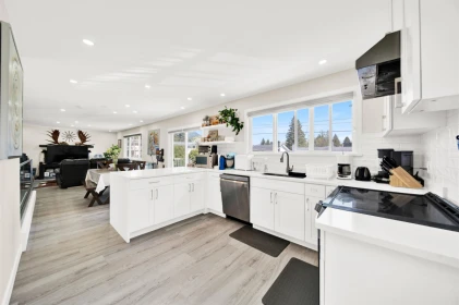Breakfast Nook Photo of 3825 Azalea Place, Port Coquitlam, BC