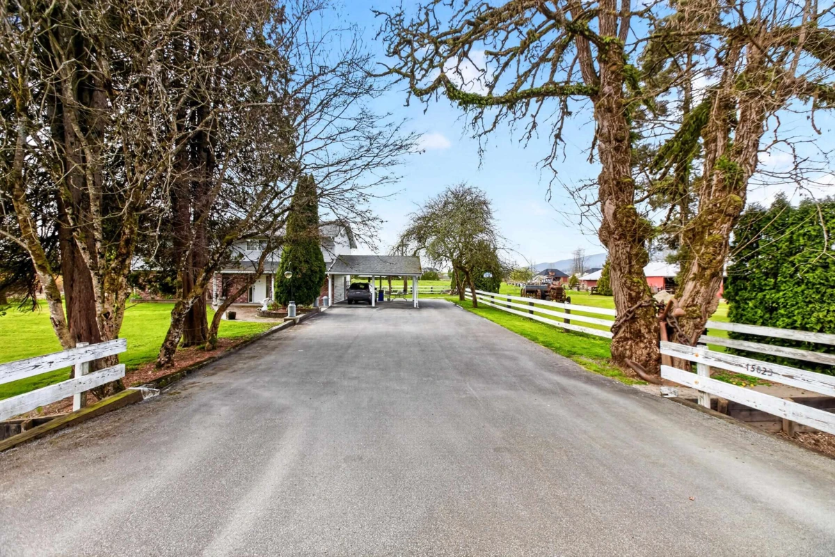 Family Room Photo of 15023 Harris Road, Pitt Meadows, BC