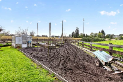 Garden / Landscaping Photo of 15023 Harris Road, Pitt Meadows, BC
