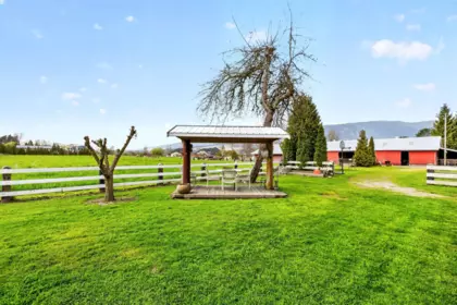 Hot Tub / Spa Photo of 15023 Harris Road, Pitt Meadows, BC