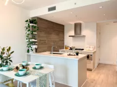 911 7388 Kingsway, Burnaby, BC