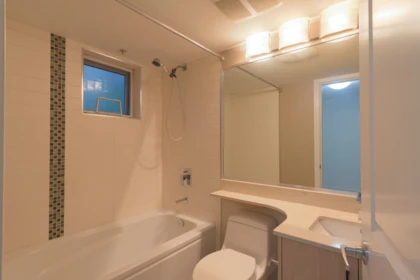 Primary Bathroom Photo of 112 3888 Norfolk Street, Burnaby, BC