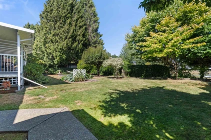 Garden / Landscaping Photo of 10070 Bonavista Street, Chilliwack, BC